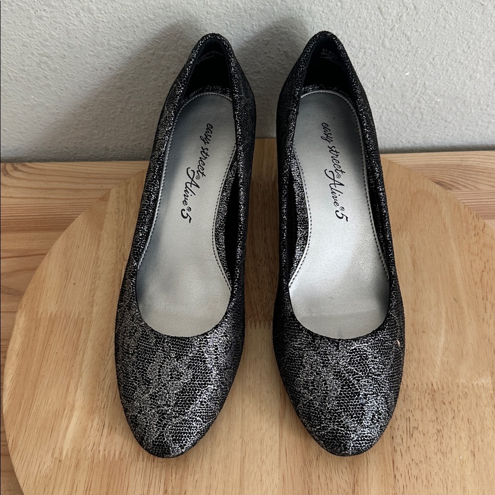 Easy Street Ballari Womens Round Stiletto Heel Pumps